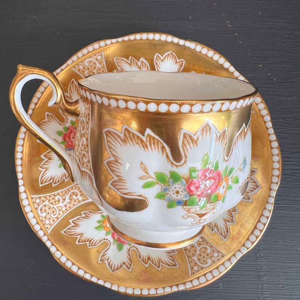 Elegant Floral Tea Cup and Saucer Set - Picture 3 of 9